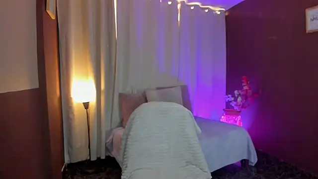 Snapshot of sensual_fer chatting on 06/12/26, 12:26 sensual fer online show from 06/12/26, 12:26