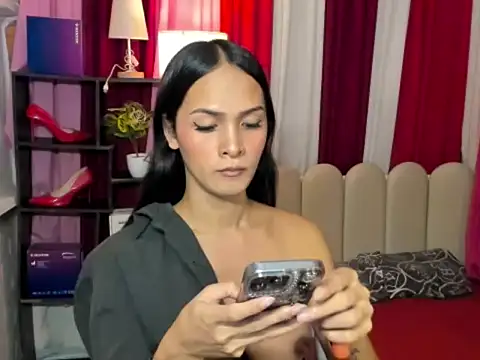 XxBeautyxX online show from 06/13/26, 07:06