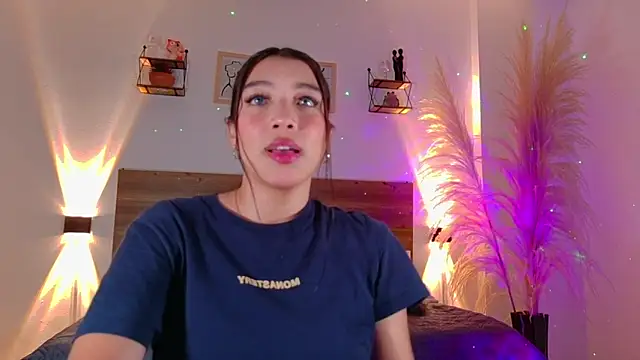  Emmakiss  online show from 06/18/26, 12:20