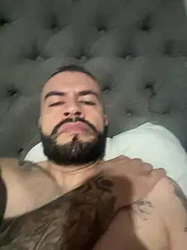 Snapshot of Oliver_39 chatting on 06/11/26, 10:46 Oliver 39 online show from 06/11/26, 10:46