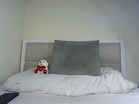 spicydele online show from 07/18/26, 04:00