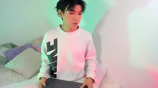 Aleaurarashii online show from 06/26/26, 11:14