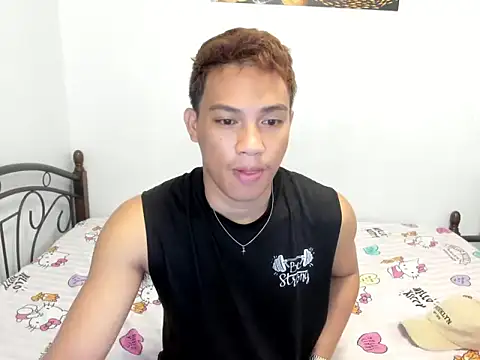 urfucker vinz online show from 06/19/26, 04:50
