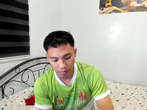 urfucker vinz online show from 07/18/26, 04:33