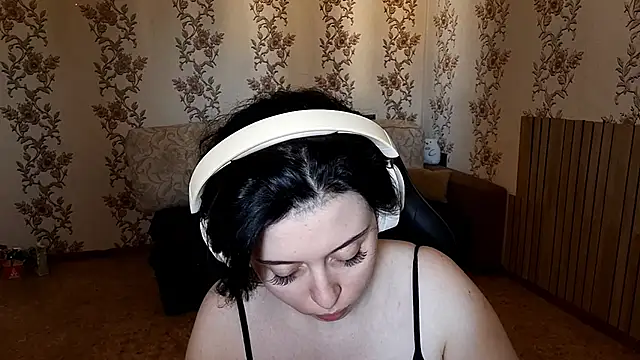 YunaLush online show from 06/10/26, 07:51