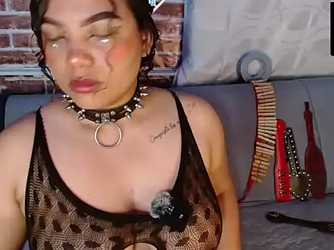 Snapshot of emma_bdsm_ chatting on 06/11/26, 07:45 emma bdsm online show from 06/11/26, 07:45