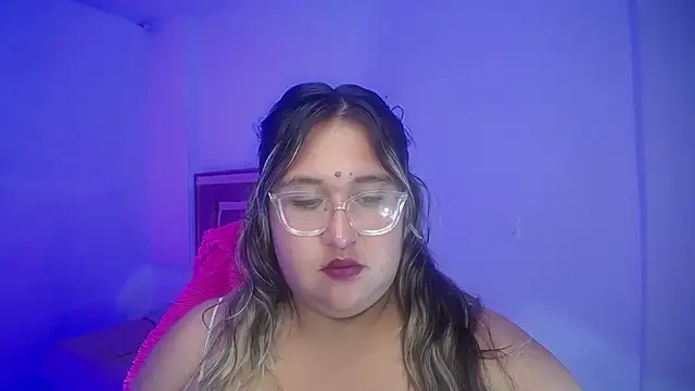Snapshot of HoneyBunnyBBW chatting on 07/28/26, 03:02 HoneyBunnyBBW online show from 07/28/26, 03:02