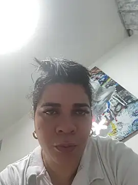 Snapshot of Siri_Luxx chatting on 06/08/26, 01:09 Siri Luxx online show from 06/08/26, 01:09