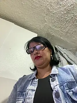 Snapshot of Selin_mehott chatting on 06/16/26, 11:35 Selin mehott online show from 06/16/26, 11:35