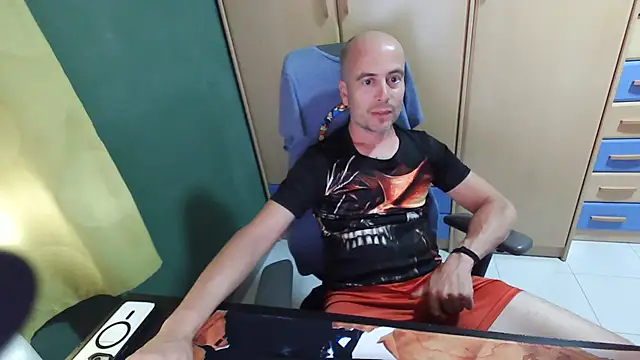 Snapshot of Golfo-83 chatting on 06/12/26, 06:51 Golfo-83 online show from 06/12/26, 06:51
