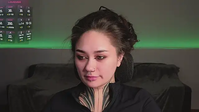 Snapshot of KarenHotFlirt chatting on 06/16/26, 02:19 KarenHotFlirt online show from 06/16/26, 02:19