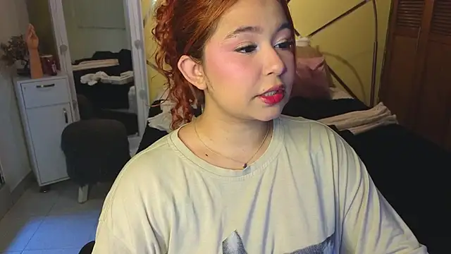 Snapshot of attenea_cutte chatting on 06/13/26, 01:31 attenea cutte online show from 06/13/26, 01:31