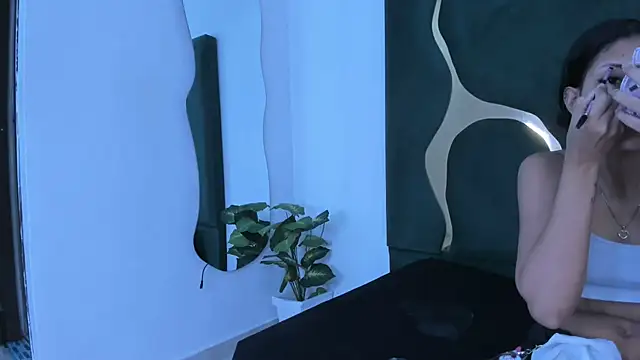 Mila petiteasm online show from 07/04/26, 12:11