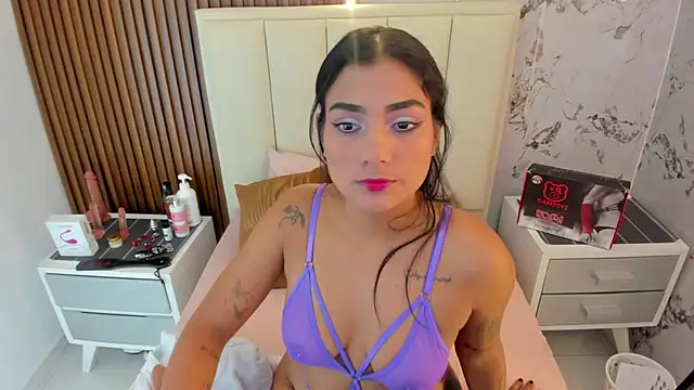 NINAMARTINS online show from 06/26/26, 03:55