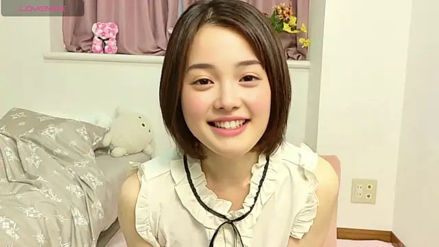 Momo hip online show from 06/10/26, 09:52