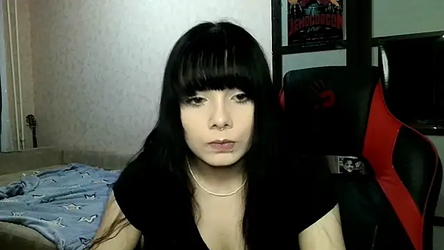 Snapshot of kawaiigothica chatting on 06/10/26, 05:45 kawaiigothica online show from 06/10/26, 05:45