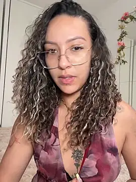 Snapshot of leana_bgeee chatting on 06/18/26, 02:54 leana bgeee online show from 06/18/26, 02:54