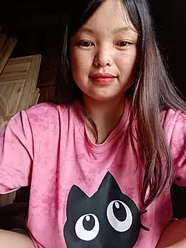 Snapshot of Linna-bae chatting on 06/19/26, 01:10 Linna-bae online show from 06/19/26, 01:10