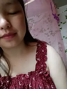 Snapshot of Linna-bae chatting on 06/29/26, 02:40 Linna-bae online show from 06/29/26, 02:40