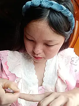 Snapshot of Linna-bae chatting on 06/30/26, 01:50 Linna-bae online show from 06/30/26, 01:50
