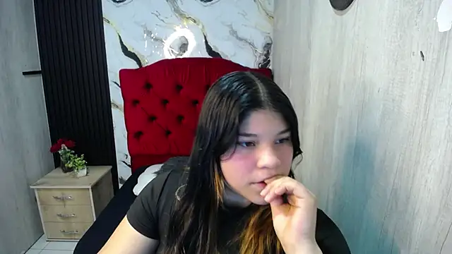 Snapshot of tiana_wolf chatting on 06/06/26, 12:32 tiana wolf online show from 06/06/26, 12:32