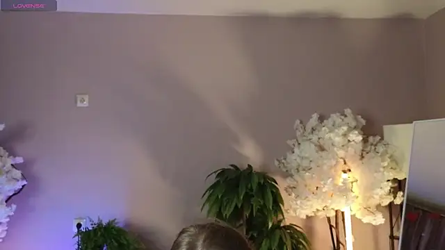 Lina deels online show from 07/23/26, 07:34