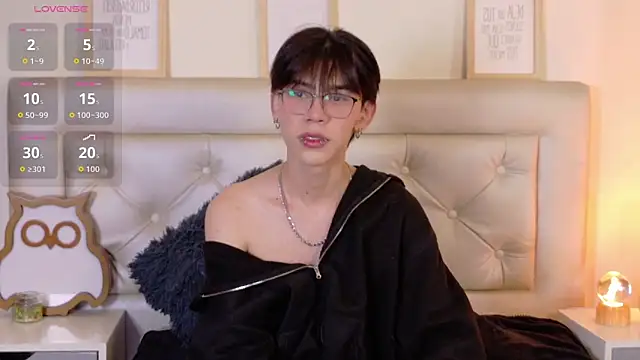 Snapshot of Kim_Adrien chatting on 06/07/26, 03:32 Kim Adrien online show from 06/07/26, 03:32