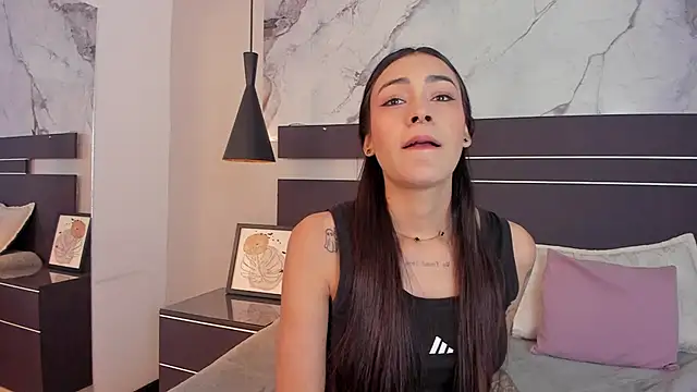 Snapshot of SelenaRose_ chatting on 06/10/26, 01:21 SelenaRose online show from 06/10/26, 01:21