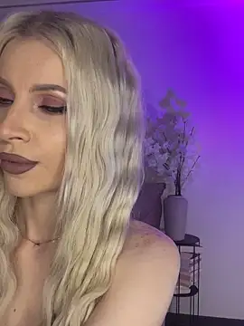 JulliaAly online show from 06/10/26, 07:13