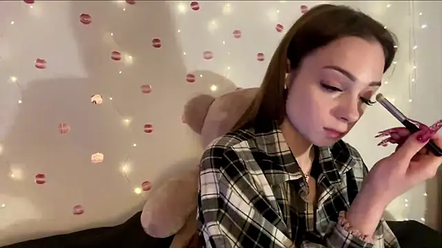 itskylieee online show from 07/25/26, 09:18