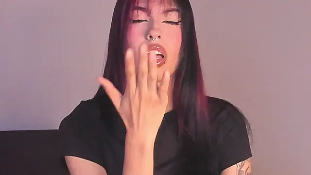 EvaBenely  online show from 07/18/26, 07:12