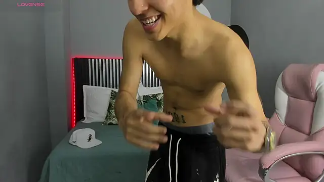 Snapshot of Axel_Mendozaa chatting on 06/09/26, 07:58 Axel Mendozaa online show from 06/09/26, 07:58