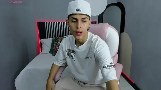 Axel Mendozaa online show from 06/24/26, 08:08