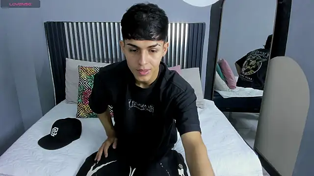 Axel Mendozaa online show from 07/04/26, 08:04
