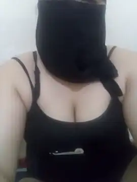 Snapshot of daloua_sexy chatting on 06/06/26, 10:47 daloua sexy online show from 06/06/26, 10:47
