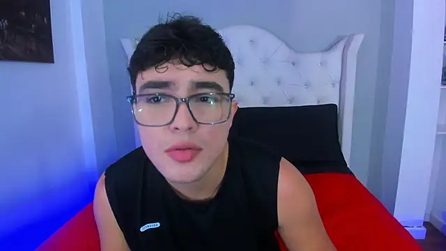 Snapshot of Thiago_Monaco chatting on 06/11/26, 02:33 Thiago Monaco online show from 06/11/26, 02:33