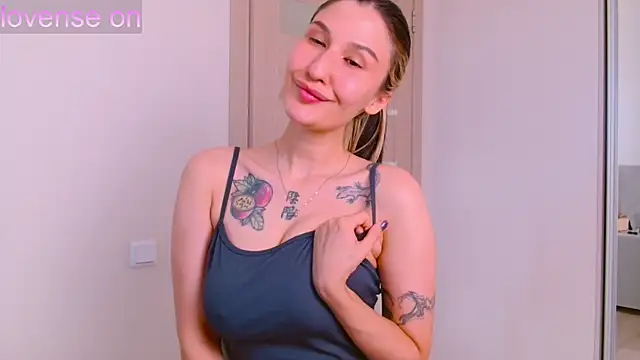 xocami online show from 06/10/26, 12:22
