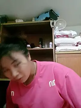 Snapshot of kye_love chatting on 06/10/26, 01:17 kye love online show from 06/10/26, 01:17