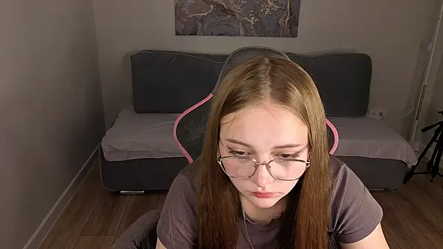 Snapshot of IdaRowe chatting on 06/11/26, 02:53 IdaRowe online show from 06/11/26, 02:53
