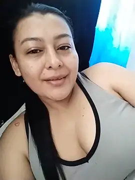 Snapshot of sussan_sexymilf chatting on 07/23/26, 05:00 sussan sexymilf online show from 07/23/26, 05:00