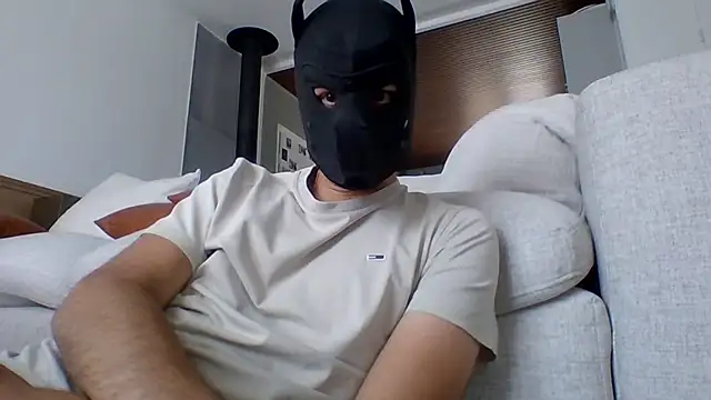 Snapshot of Aleckodo chatting on 06/05/26, 11:05 Aleckodo online show from 06/05/26, 11:05