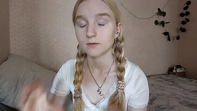 InnoBelle online show from 06/10/26, 05:28