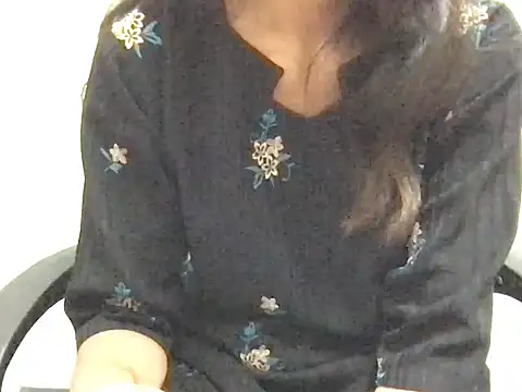 Snapshot of SIMRAN_RANI chatting on 06/07/26, 05:55 SIMRAN RANI online show from 06/07/26, 05:55