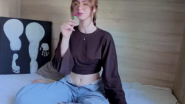 Lori cutess online show from 07/05/26, 04:19
