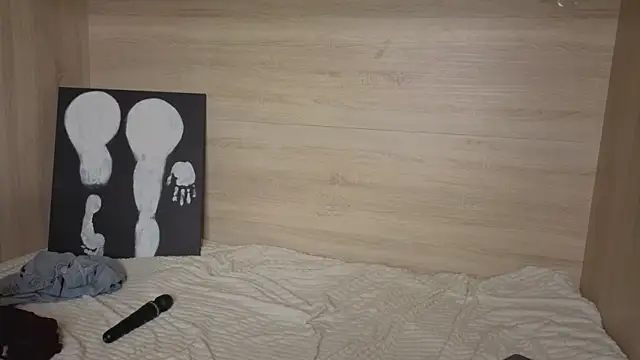 Lori cutess online show from 07/28/26, 04:39