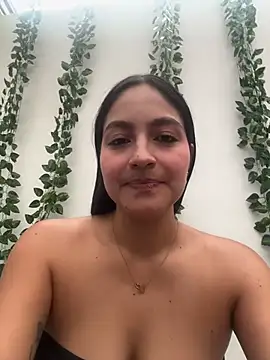 SophiCastro09  online show from 07/18/26, 04:33