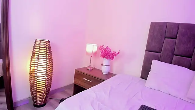 HecateMoon online show from 07/17/26, 03:02