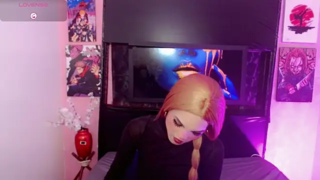 Snapshot of Cloe_Smitt_ chatting on 06/12/26, 03:27 Cloe Smitt online show from 06/12/26, 03:27