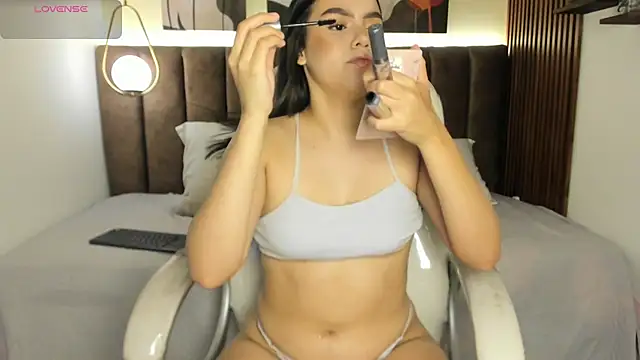 Bella18   online show from 07/24/26, 10:30