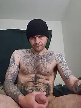 Snapshot of bigtattedcock chatting on 06/15/26, 03:42 bigtattedcock online show from 06/15/26, 03:42